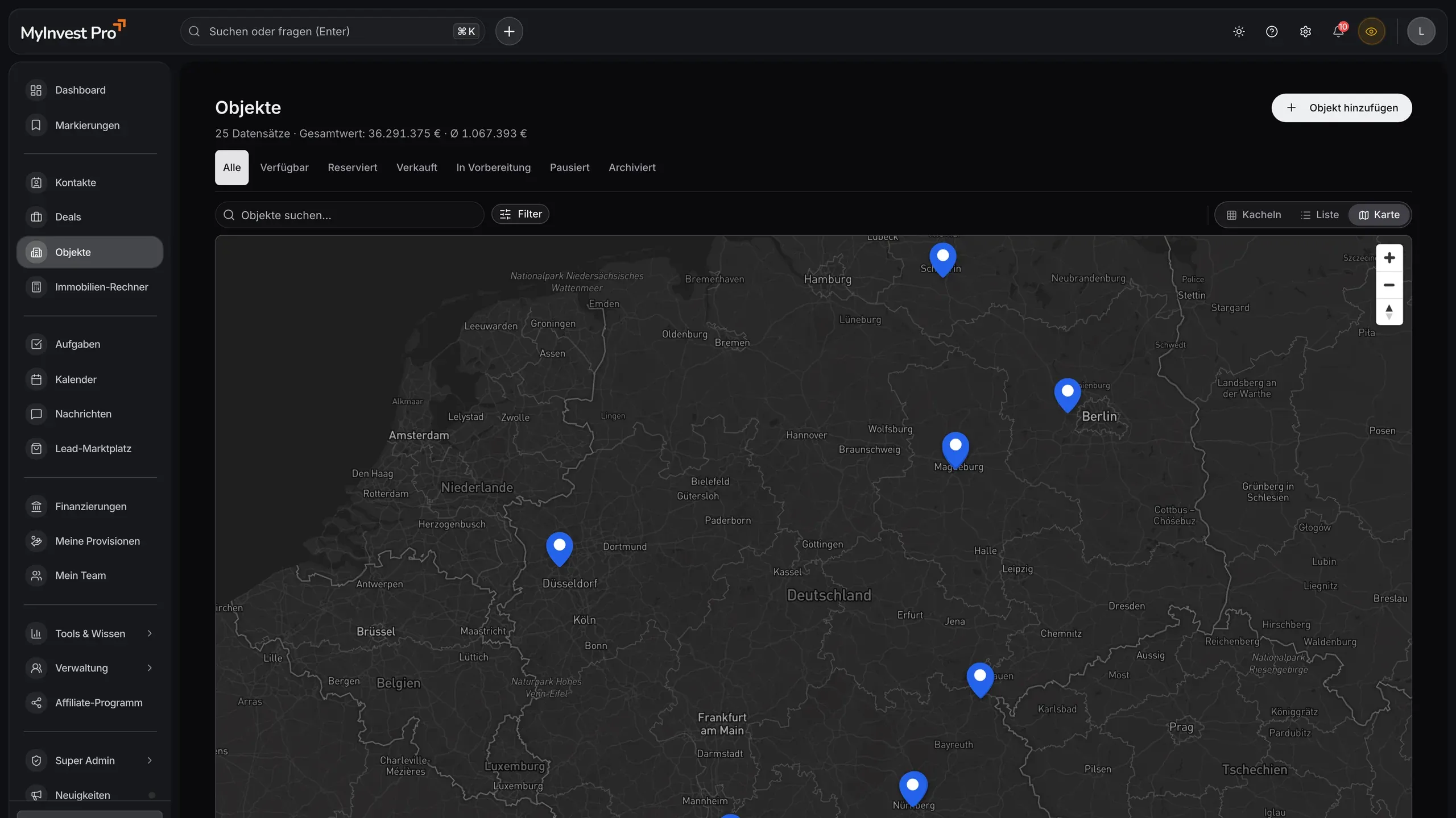 Objektkarte mit Rendite und Cashflow-Details im Dark Mode