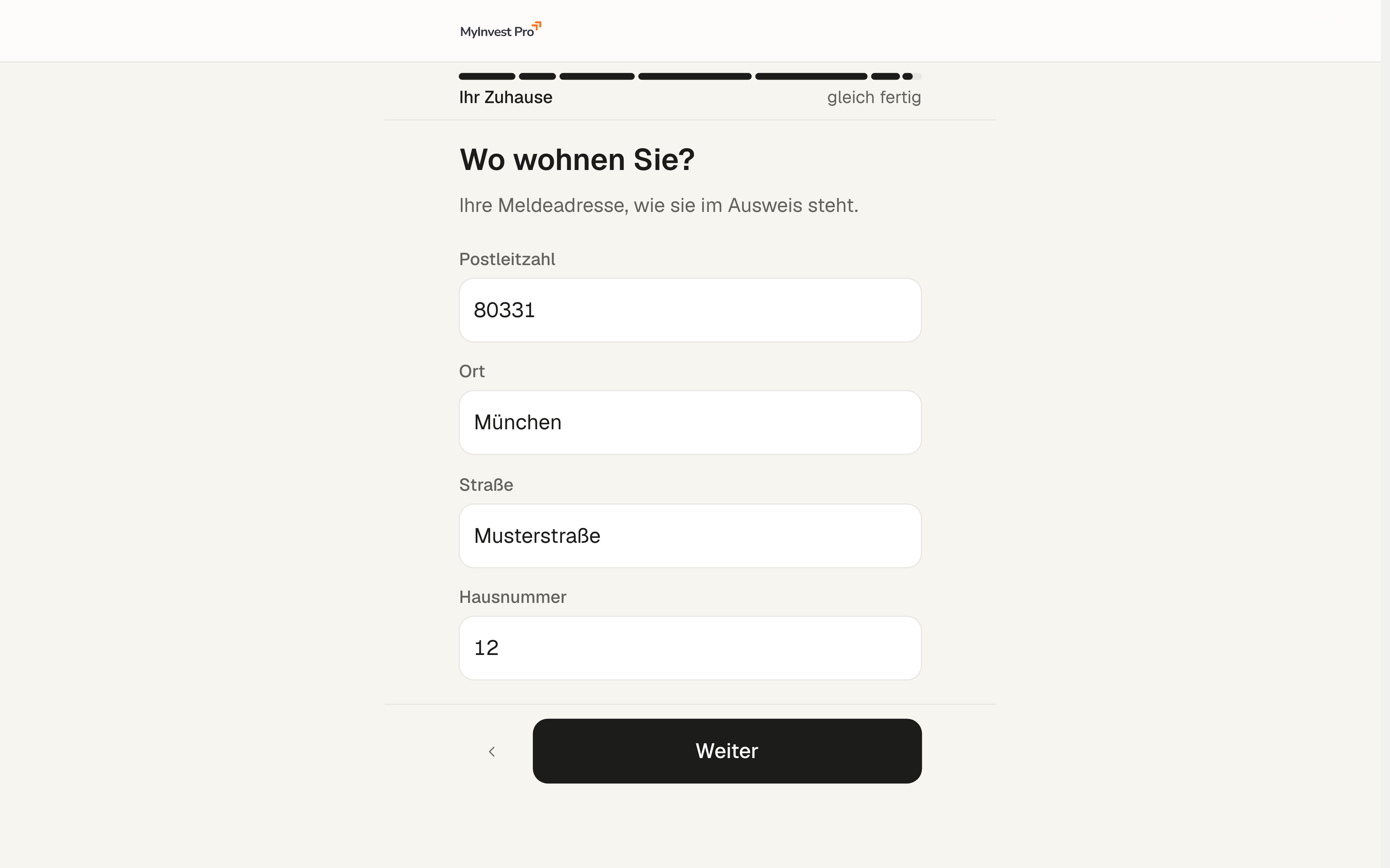 Kundenansicht der Selbstauskunft mit Fortschritt und nächstem Schritt