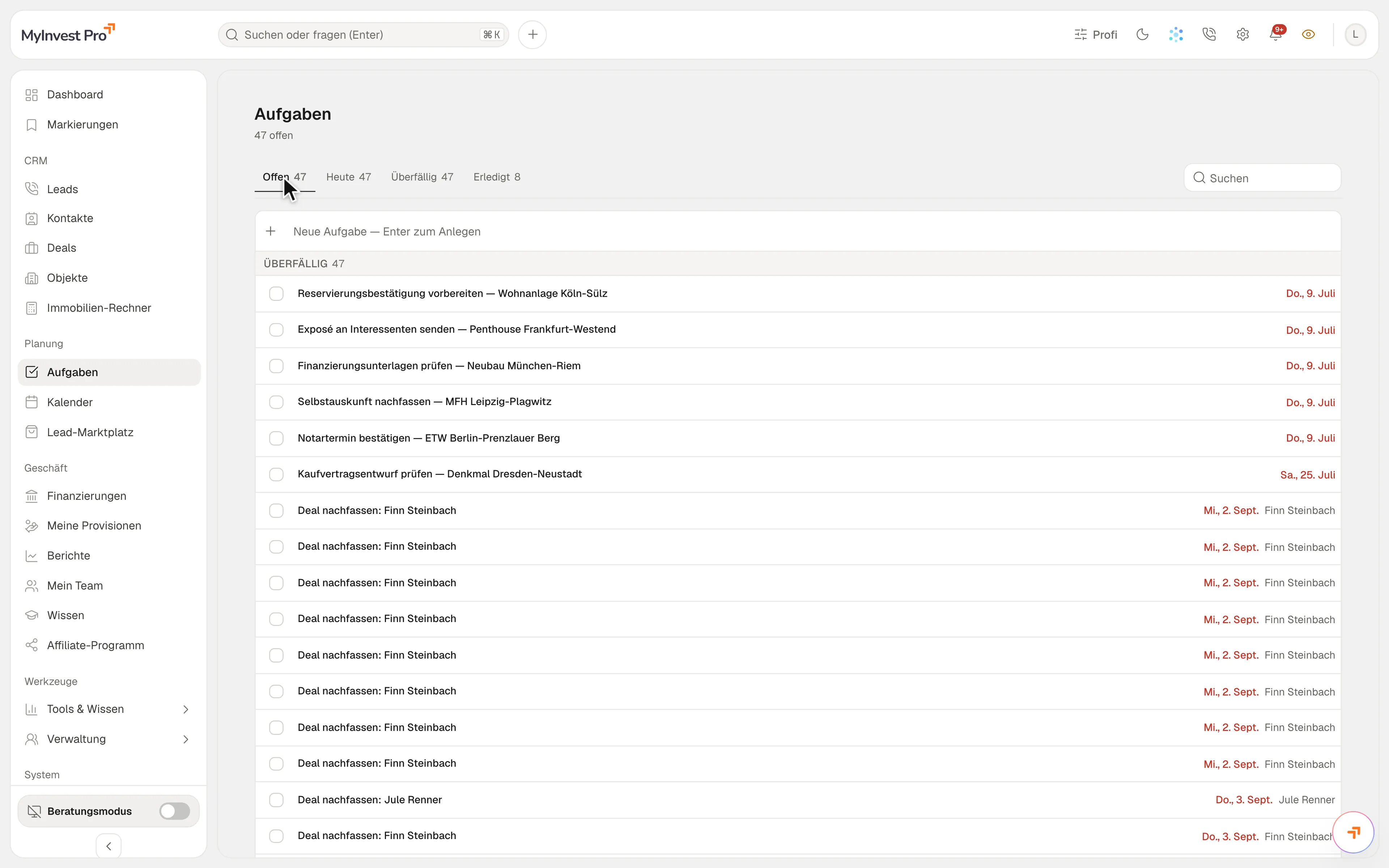 Aufgabenliste in MyInvest Pro mit den Filtern Offen, Heute, Überfällig und Erledigt; eine Aufgabe wird geöffnet und zeigt Frist und Erinnerung