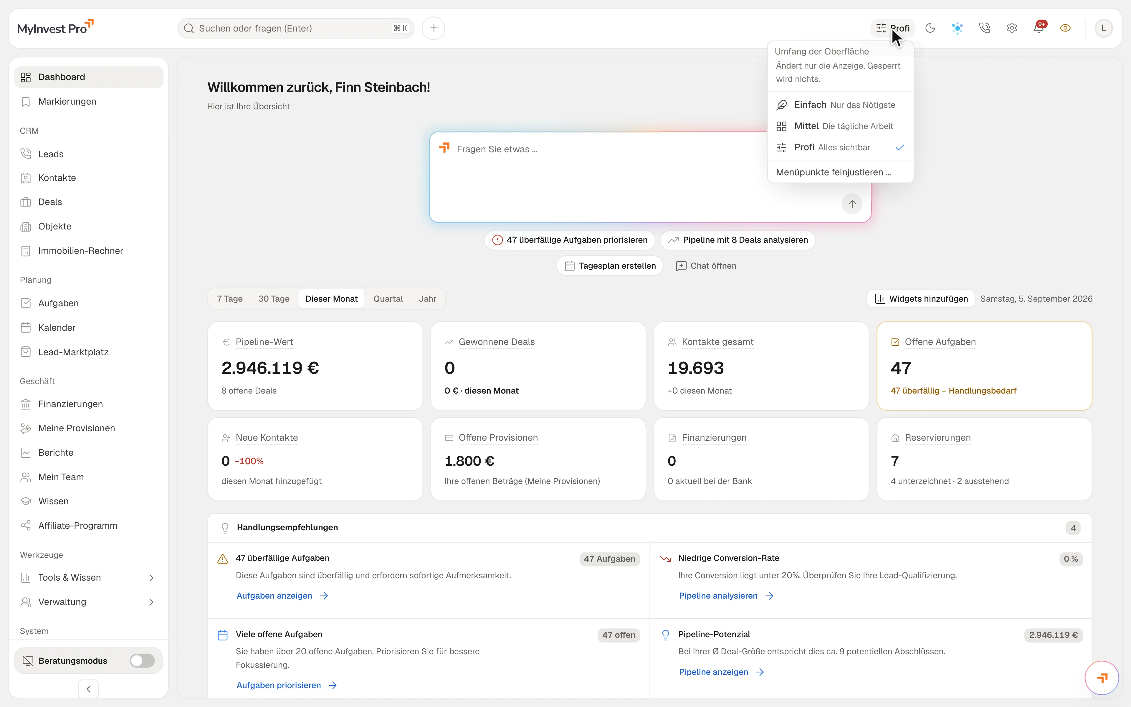 Darstellung in MyInvest Pro: Umschalten der Oberflächen-Stufen Einfach, Mittel und Profi; die Seitenleiste wächst mit jeder Stufe, danach wird der Beratungsmodus eingeschaltet