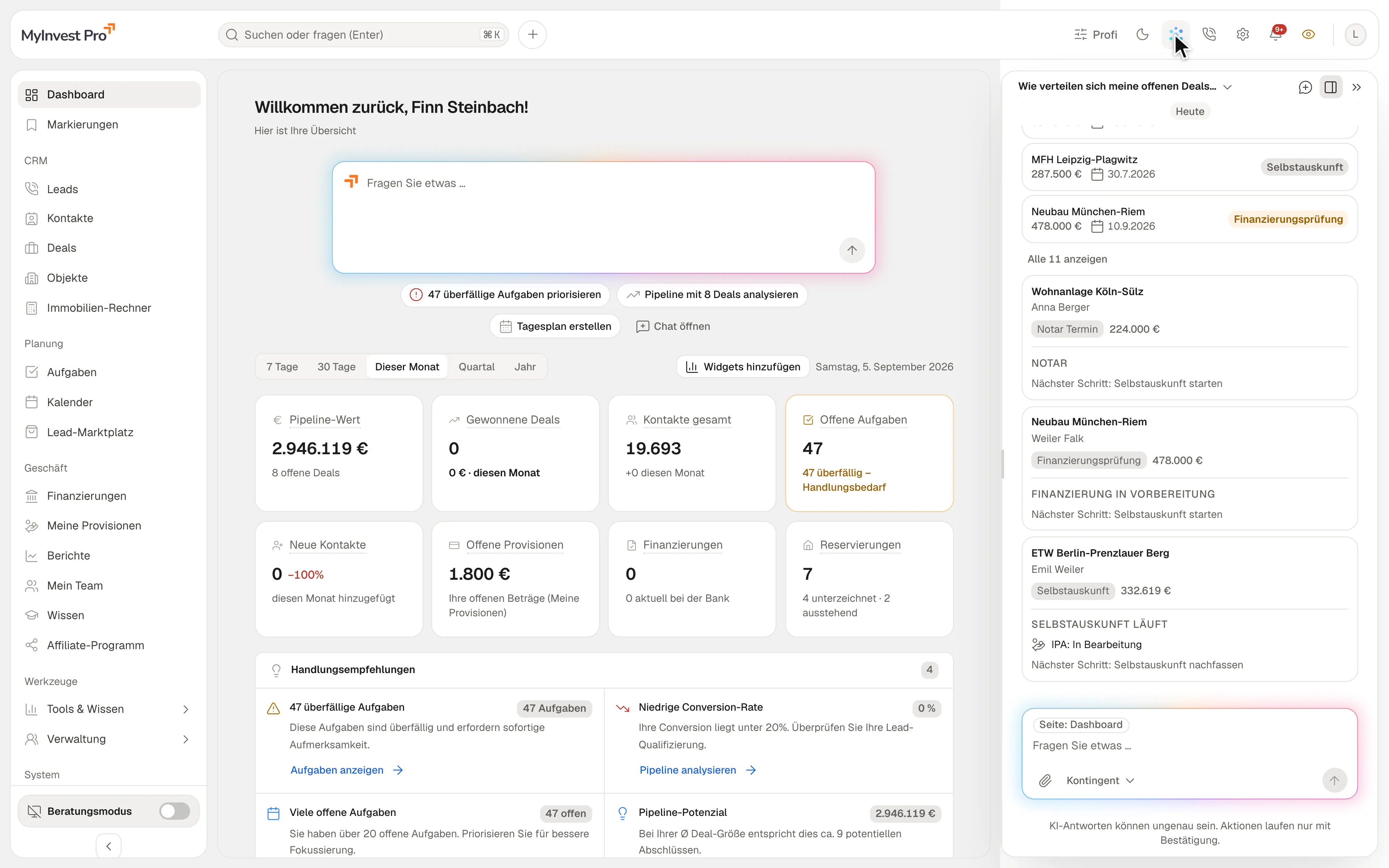 KI-Assistent in MyInvest Pro: Im KI-Panel wird eine Frage zur Pipeline getippt; der Assistent antwortet mit der Verteilung der Deals nach Phasen